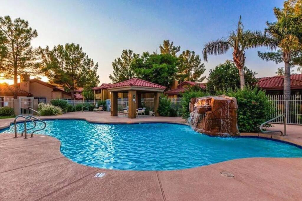 2Br Condo 15 Mins To Downtown Phoenix With Pool & Spa Экстерьер фото